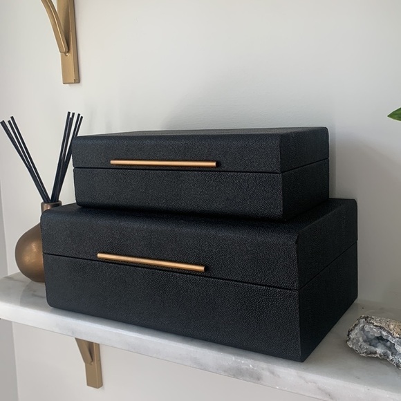 Set‎ of two MCM storage boxes black gold textured - Picture 3 of 5